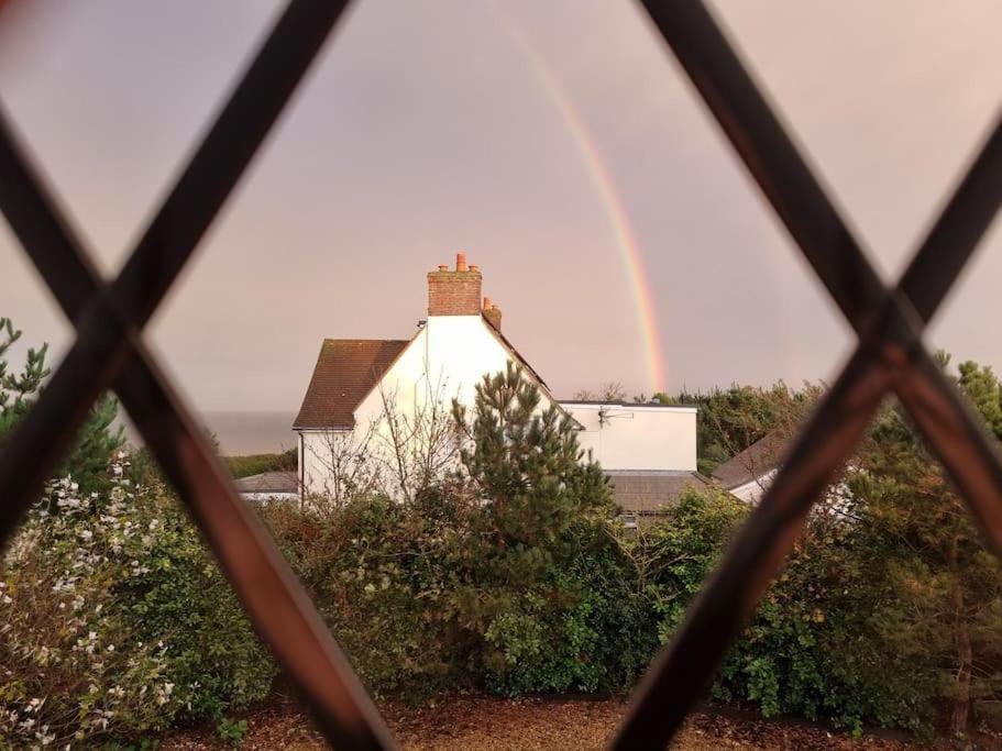 Spacious Detached Home With Beautiful Seaviews, Sleeps 6 Trimingham Eksteriør bilde